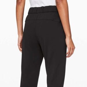 Lululemon On the Fly Pant 7/8 Size 4